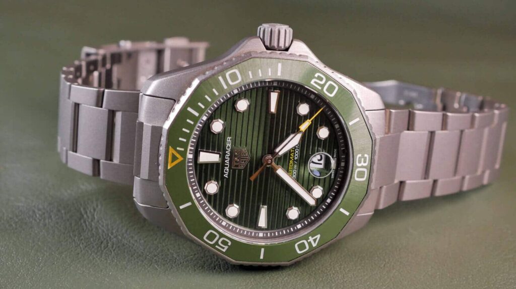  Shop Authentic Tag Heuer Aquaracer Professional 300 Automatic Green Dial Silver Steel Strap Watch for Men - WBP208B.BF0631 - Luxxuri