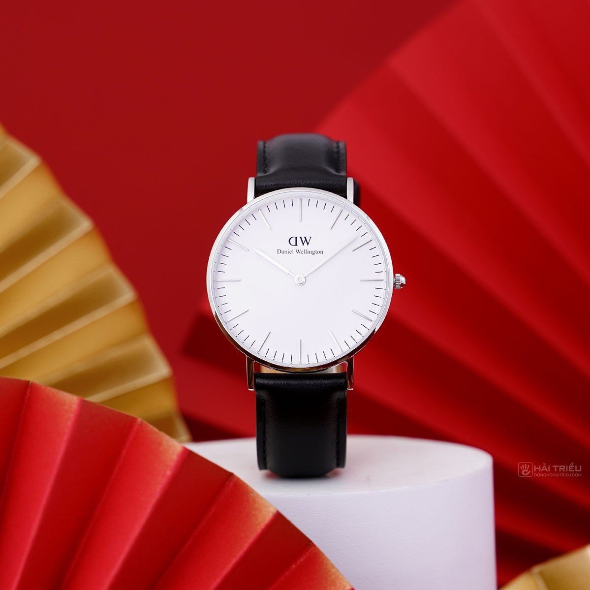  Shop Authentic Daniel Wellington Classic Sheffield White Dial Black Leather Strap Watch For Women - DW00100053 - Luxxuri