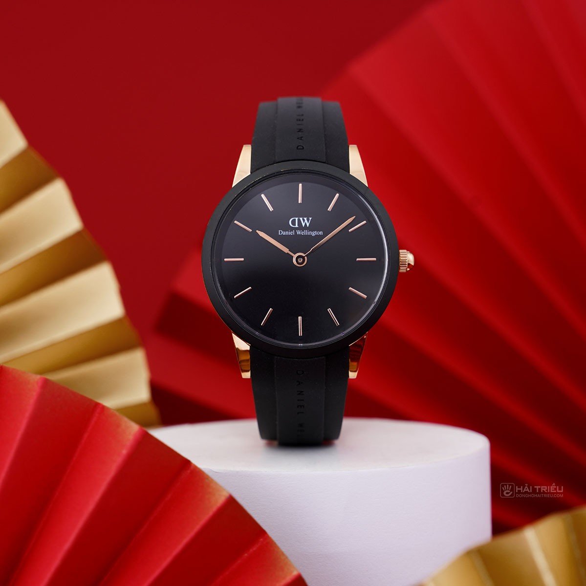  Shop Authentic Daniel Wellington Iconic Motion Black Dial Black Rubber Strap Watch For Men - DW00100425 - Luxxuri
