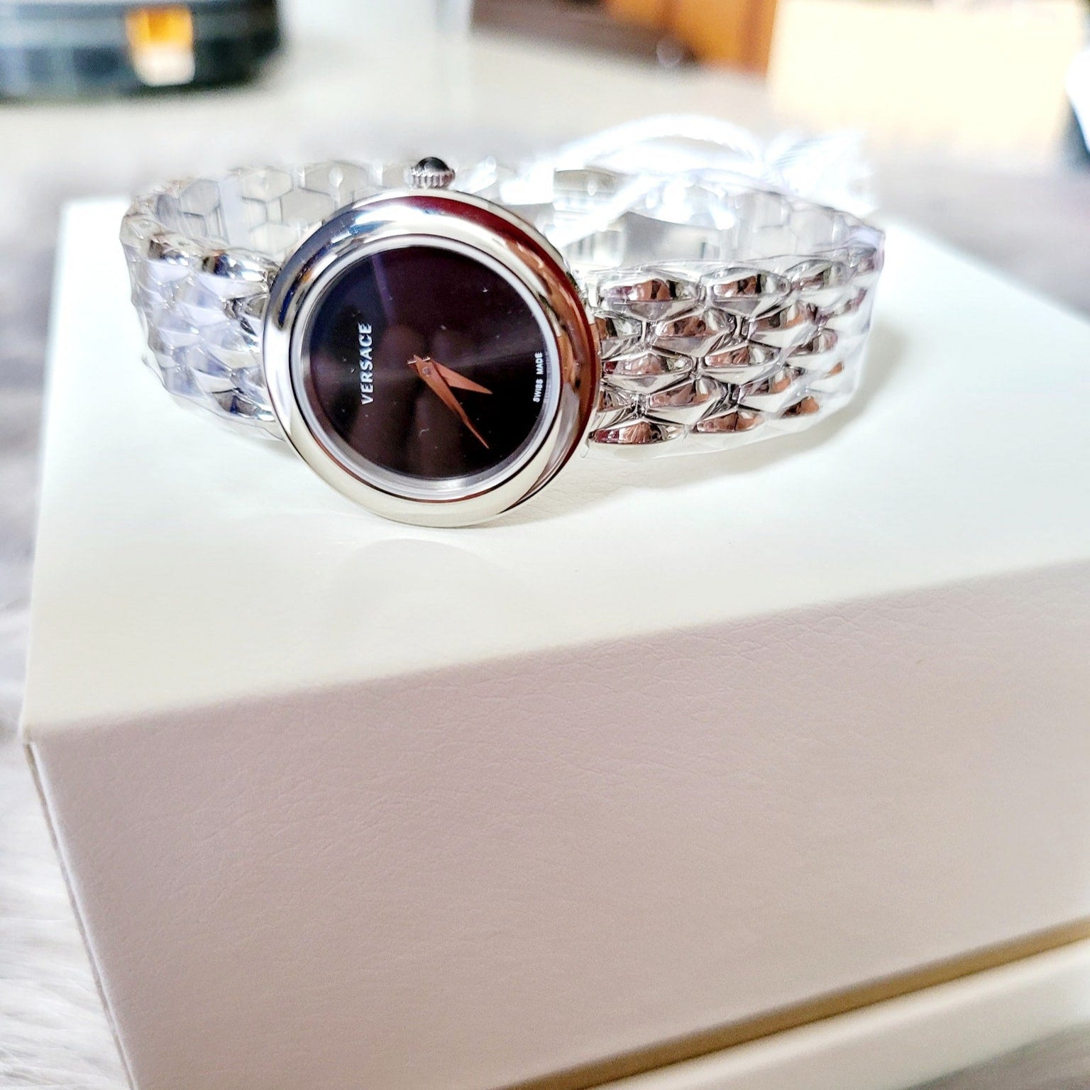  Shop Authentic Versace V-Flare Quartz Black Dial Silver Steel Strap Watch for Women - VEBN00618 - Luxxuri