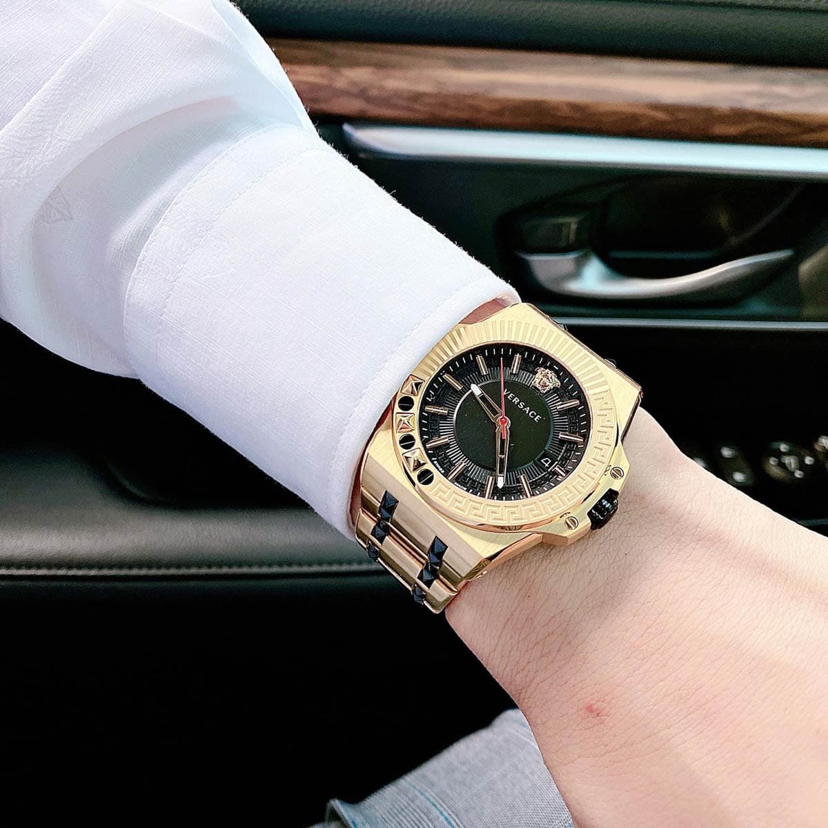  Shop Authentic Versace Chain Reaction Quartz Black Dial Two Tone Steel Strap Watch for Men - VEDY00619 - Luxxuri