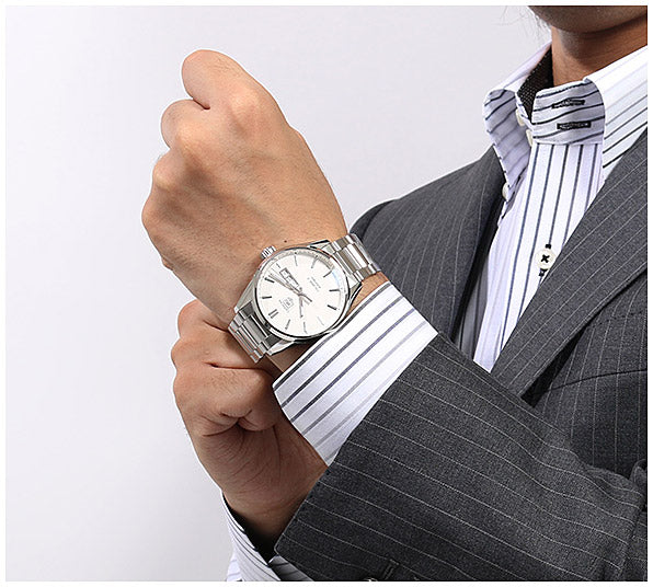  Shop Authentic Tag Heuer Carrera Calibre 5 Automatic White Dial Silver Steel Strap Watch for Men - WAR201B.BA0723 - Luxxuri