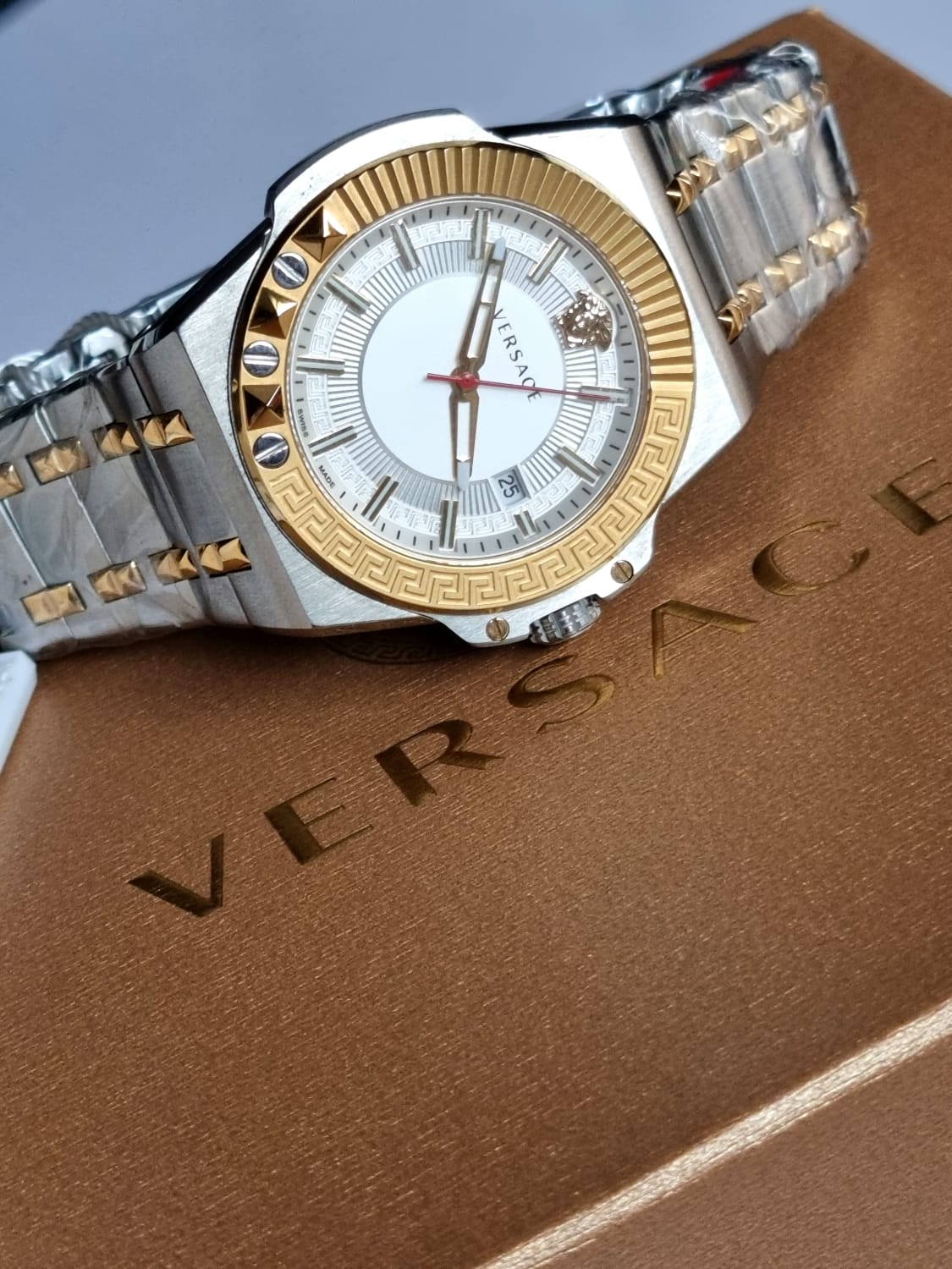  Shop Authentic Versace Chain Reaction Quartz White Dial Two Tone Steel Strap Watch for Men - VEDY00519 - Luxxuri