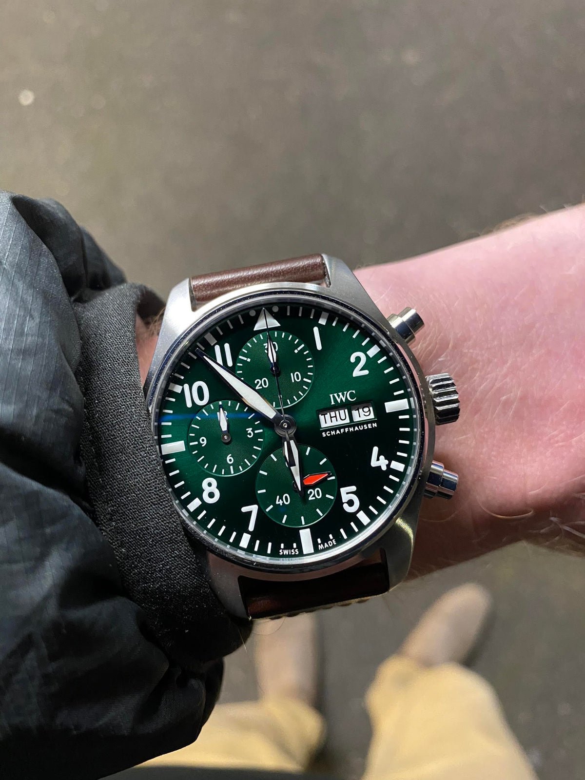  Shop Authentic IWC Pilot's Watch Chronograph Edition Racing Green 43mm Green Dial Brown Leather Strap Watch for Men - IW377726 - Luxxuri