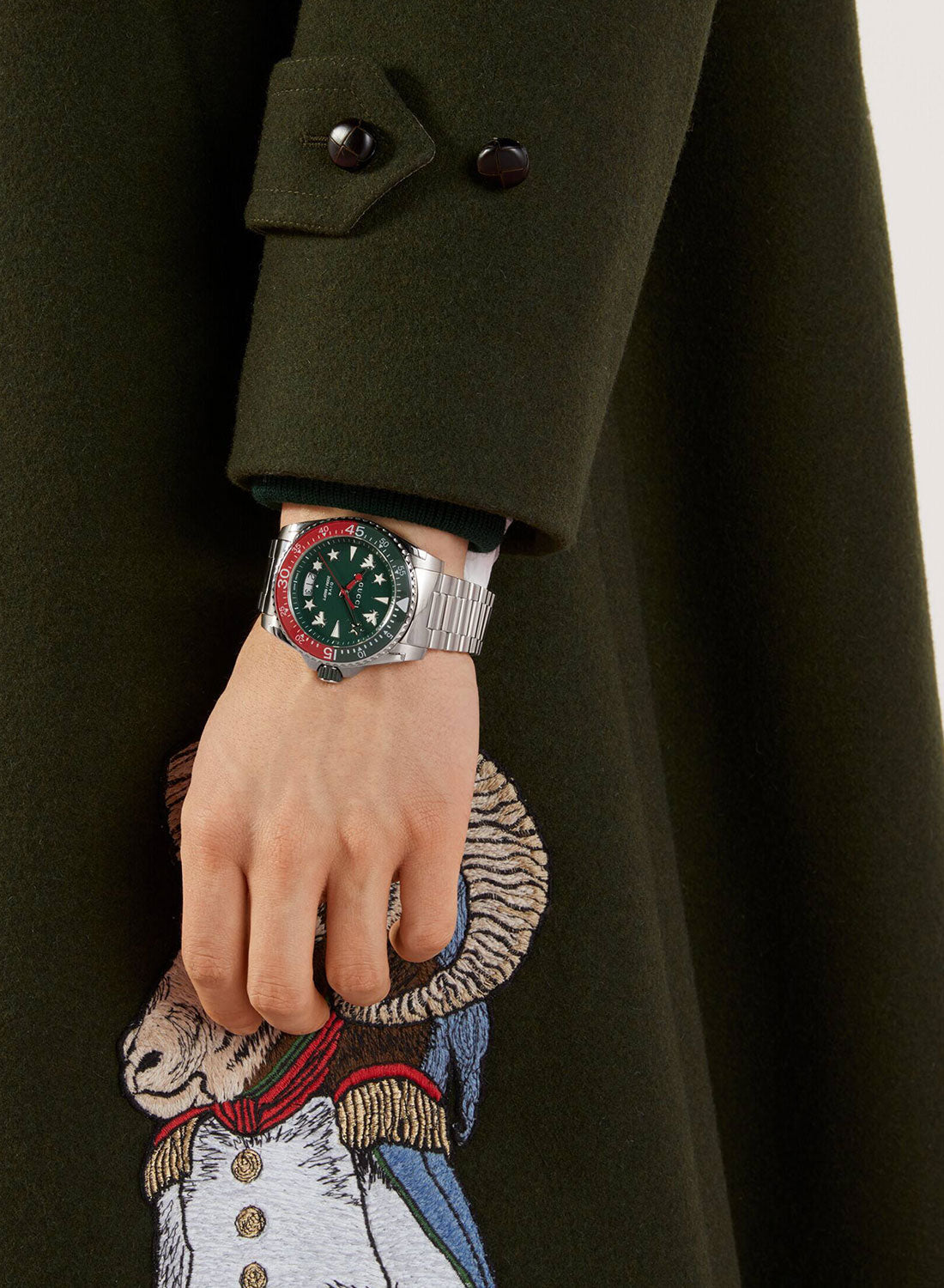  Shop Authentic Gucci Dive Quartz Green Dial Silver Steel Strap Watch For Men - YA136222 - Luxxuri
