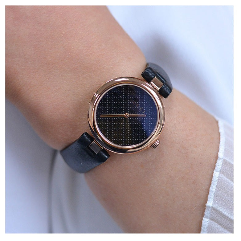  Shop Authentic Gucci Diamantissima Quartz Black Dial Black Leather Strap Watch for Women - YA141401 - Luxxuri