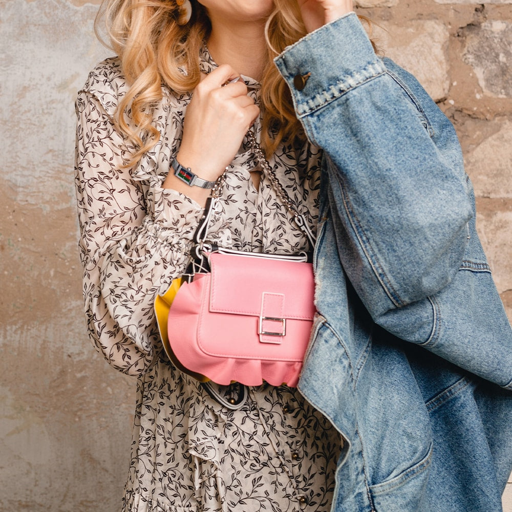  Shop Authentic Gucci G Frame Quartz Diamonds Green & Red Mother of Pearl Dial Silver Mesh Bracelet Watch For Women - YA147510 - Luxxuri