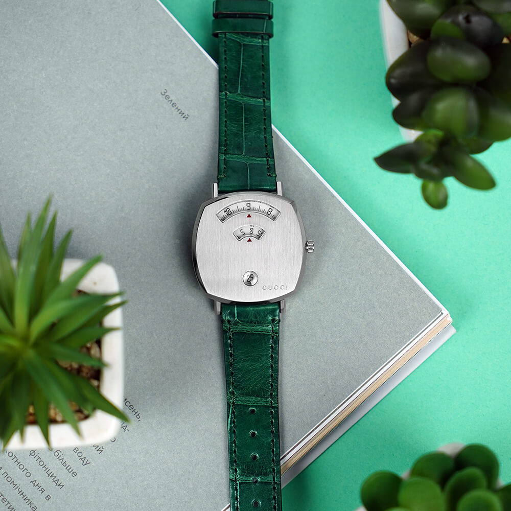  Shop Authentic Gucci Grip Quartz Silver Dial Green Leather Strap Watch For Women - YA157404 - Luxxuri
