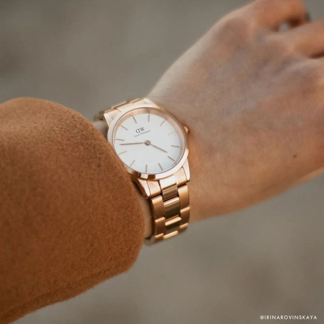  Shop Authentic Daniel Wellington Iconic Link White Dial Rose Gold Steel Strap Watch For Women - DW00100211 - Luxxuri