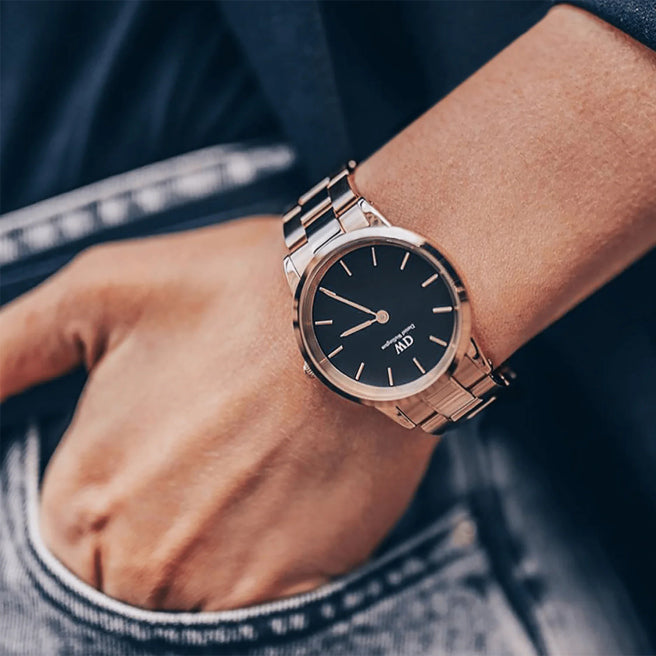  Shop Authentic Daniel Wellington Iconic Link Black Dial Rose Gold Steel Strap Watch for Women - DW00100212 - Luxxuri