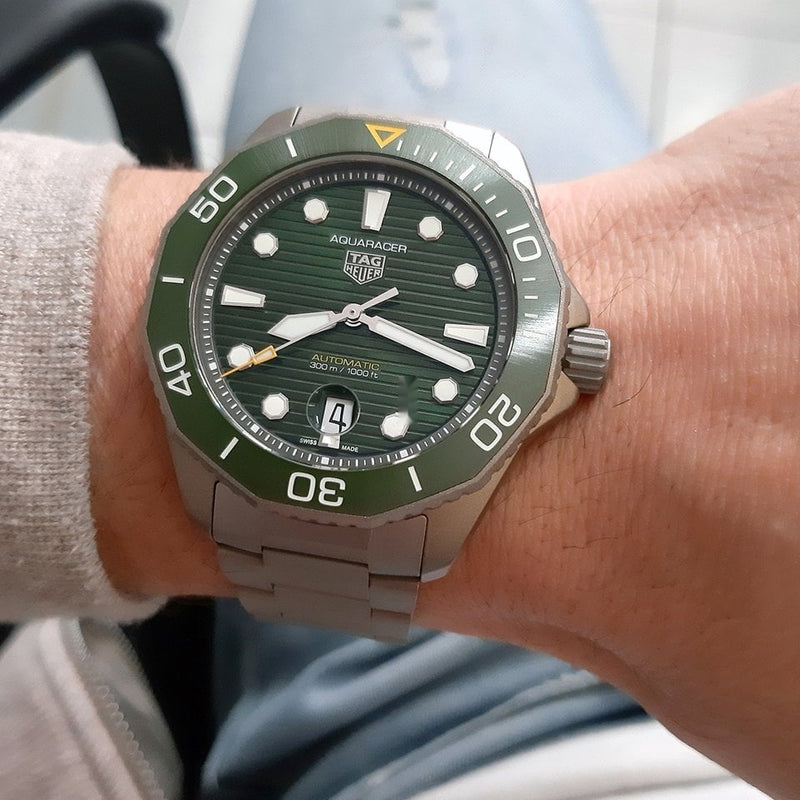  Shop Authentic Tag Heuer Aquaracer Professional 300 Automatic Green Dial Silver Steel Strap Watch for Men - WBP208B.BF0631 - Luxxuri