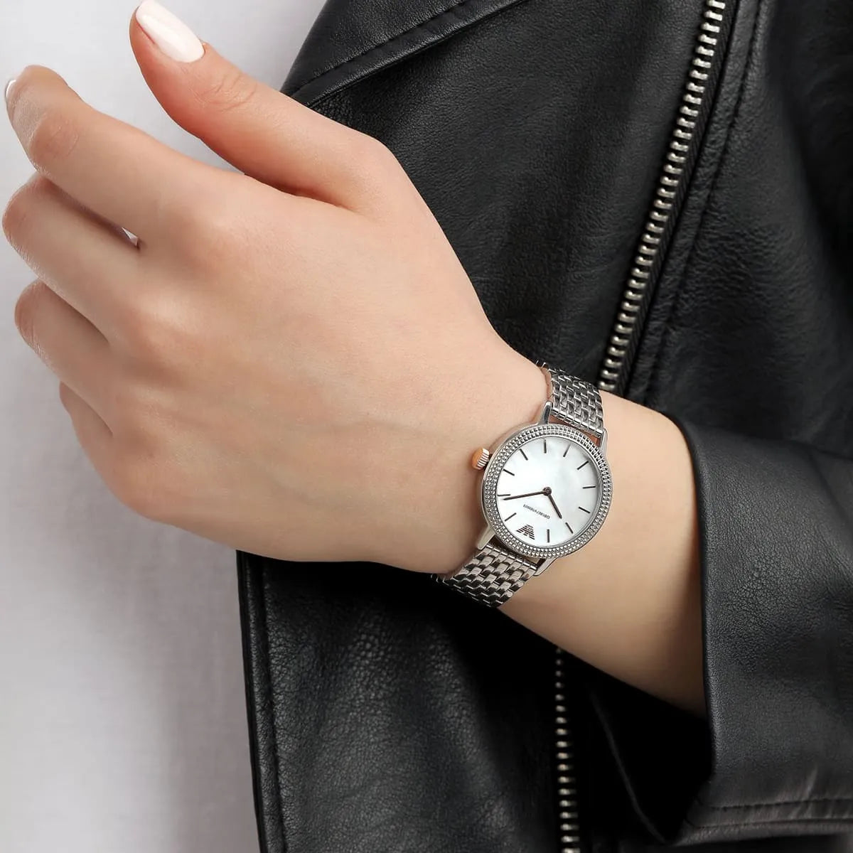  Shop Authentic Emporio Armani Interchangeable Analog Mother of Pearl Dial Silver Steel Strap Watch For Women - AR80020 - Luxxuri