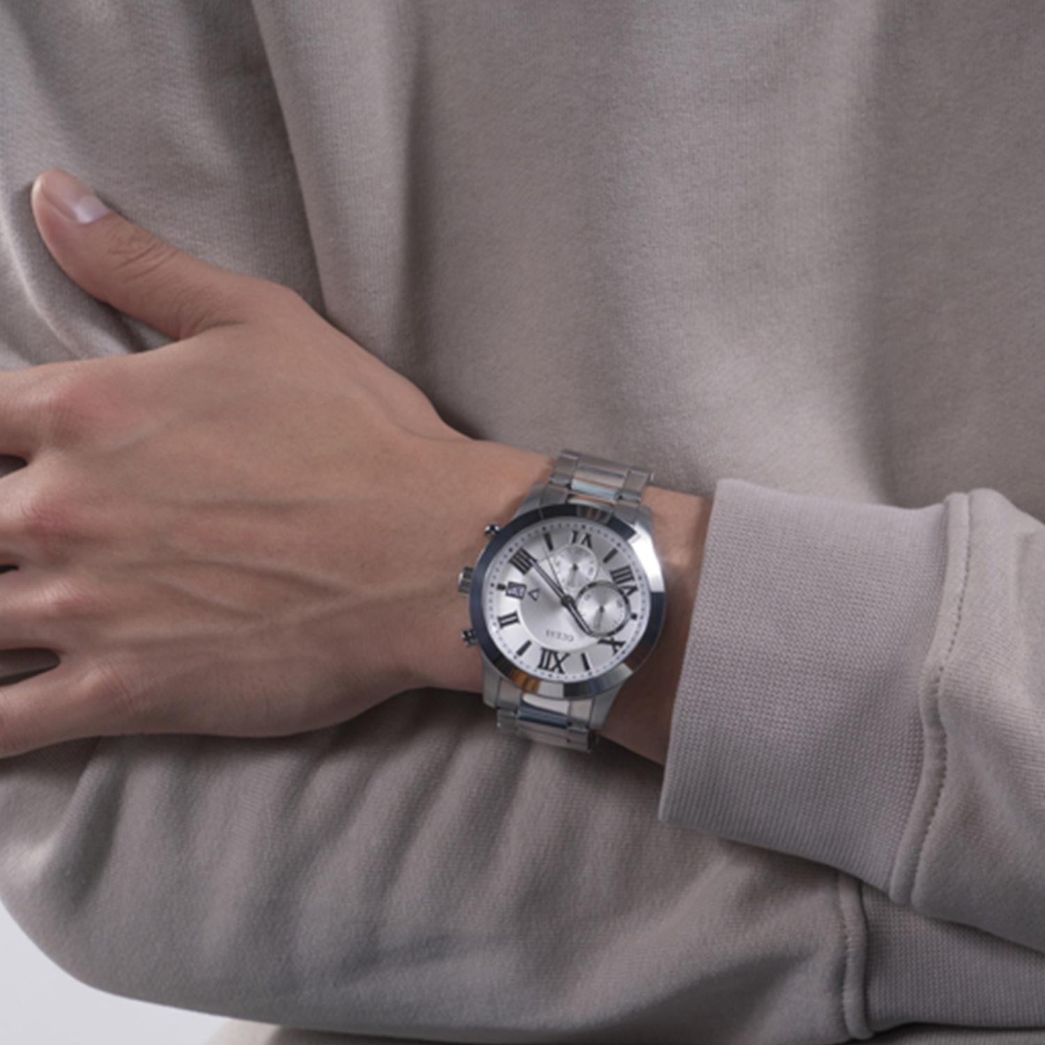  Shop Authentic Guess Atlas Chronograph Silver Dial Silver Steel Strap Watch For Men - W0668G7 - Luxxuri