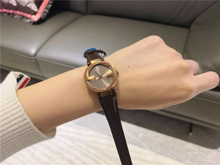  Shop Authentic Gucci Interlocking Iconic Brown Dial Brown Leather Strap Watch For Women - YA133207 - Luxxuri