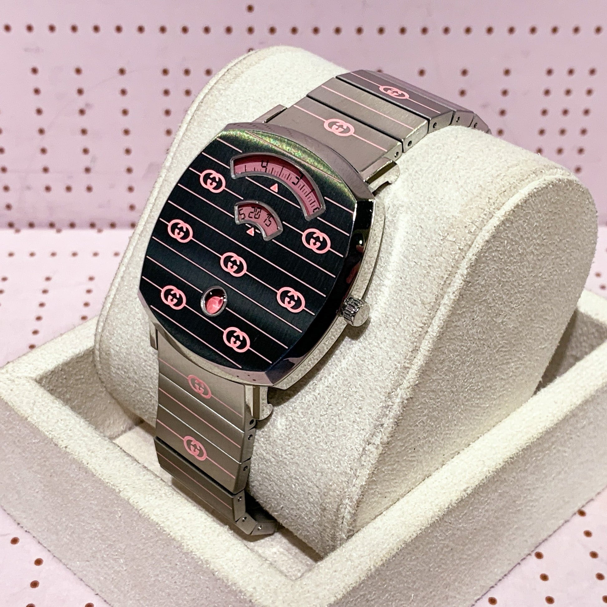  Shop Authentic Gucci Grip Quartz Silver Dial Silver Steel Strap Watch For Women - YA157438 - Luxxuri