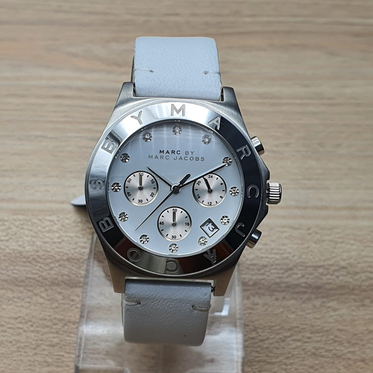  Shop Authentic Marc Jacobs Blade White Dial White Leather Strap Watch for Women - MBM1187 - Luxxuri