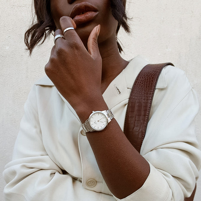  Shop Authentic Daniel Wellington Iconic Link White Dial Silver Steel Strap Watch For Women - DW00100205 - Luxxuri