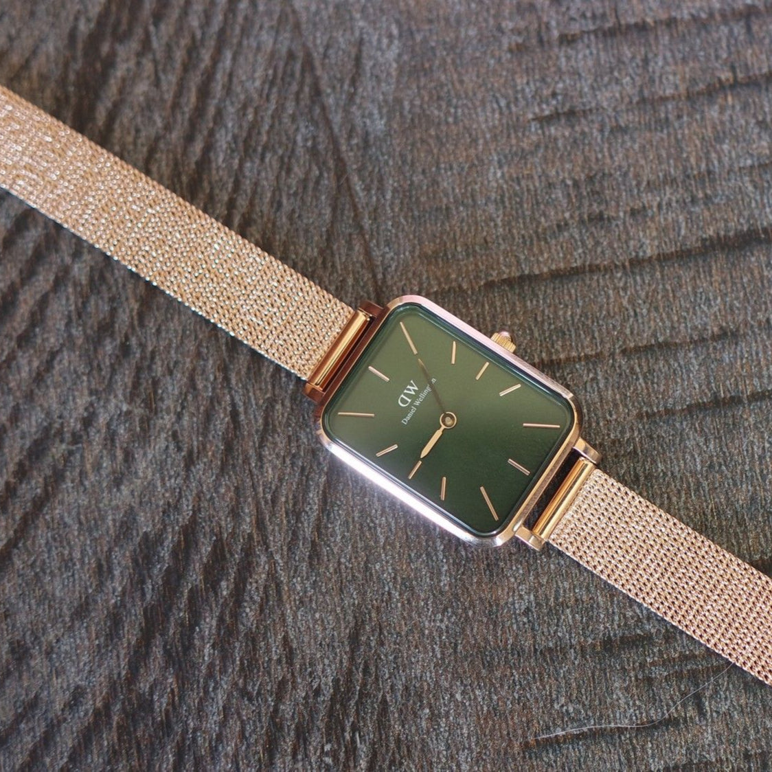  Shop Authentic Daniel Wellington Pressed Melrose Emerald Green Rose Gold Mesh Strap Watch For Women - DW00100445 - Luxxuri