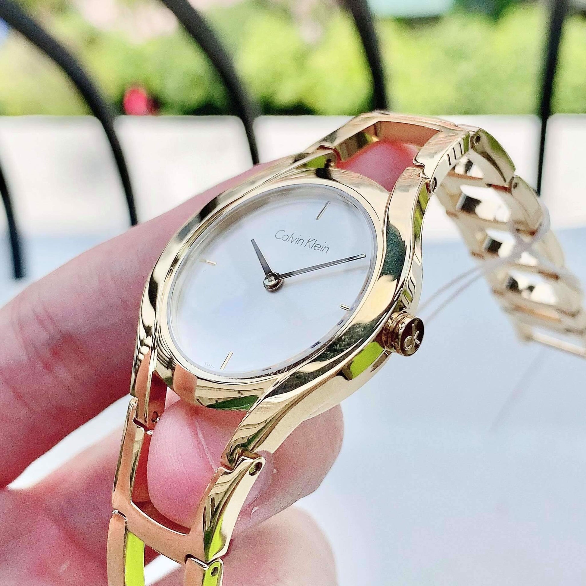  Shop Authentic Calvin Klein Class White Dial Gold Steel Strap Watch for Women - K6R23526 - Luxxuri
