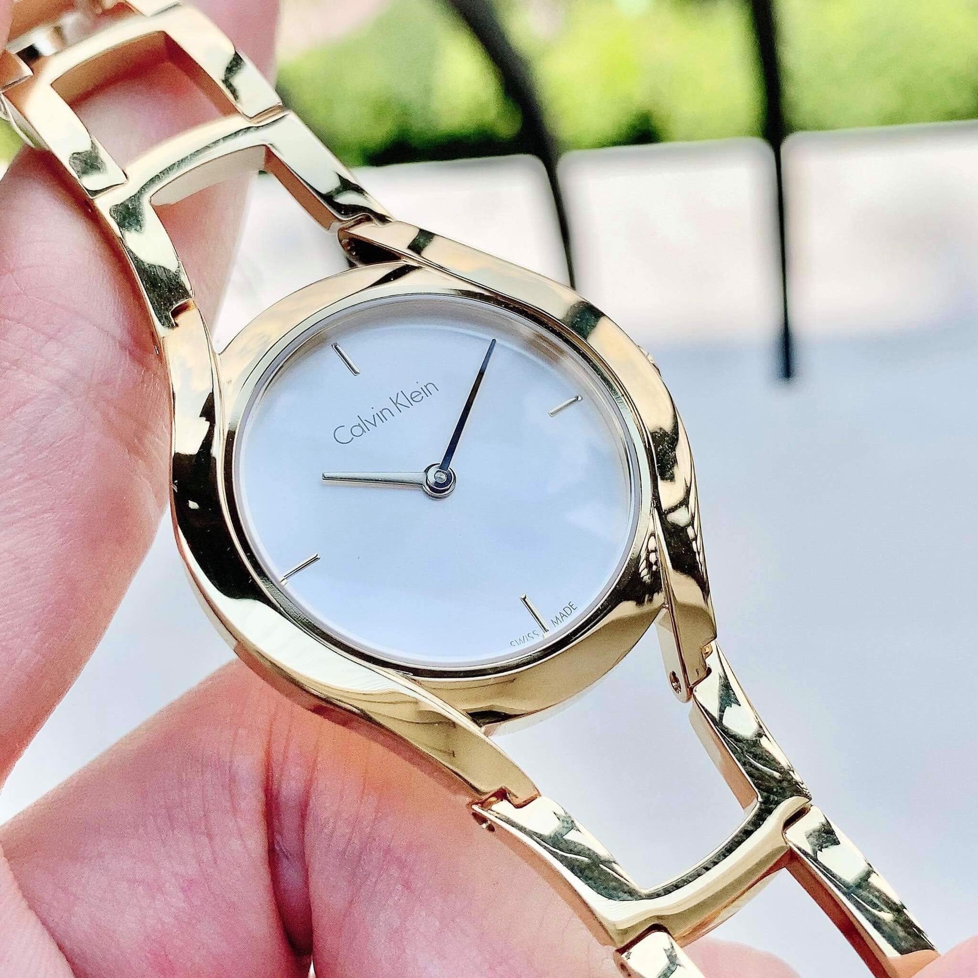  Shop Authentic Calvin Klein Class White Dial Gold Steel Strap Watch for Women - K6R23526 - Luxxuri