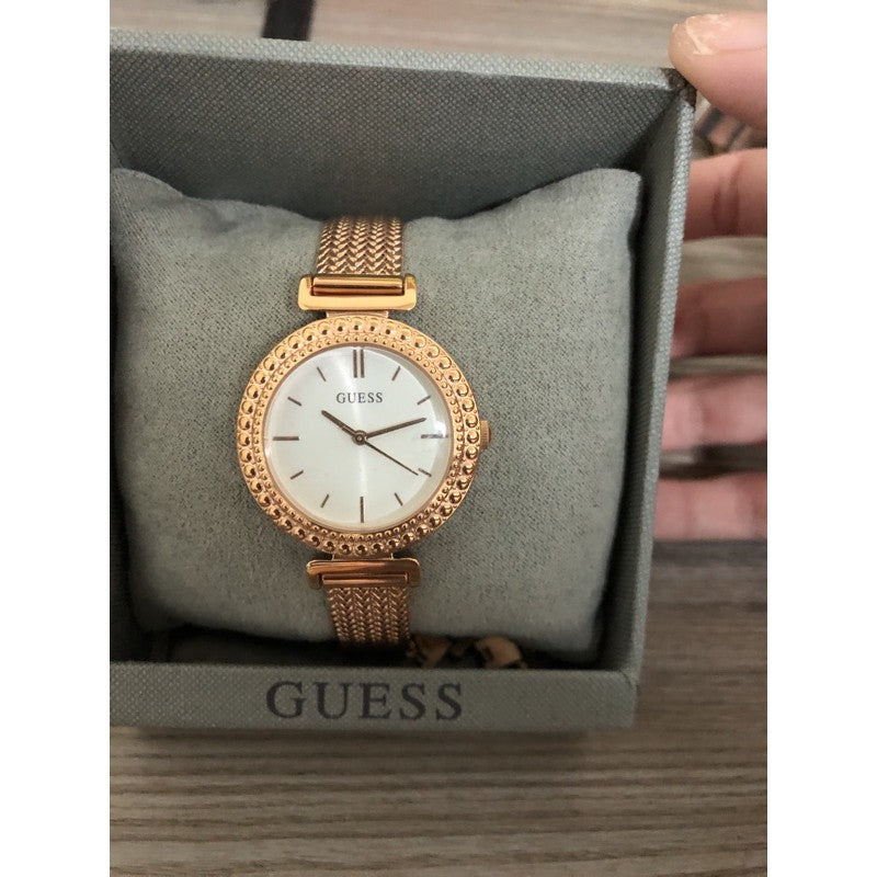  Shop Authentic Guess Monroe Silver Dial Rose Gold Steel Strap Watch For Women - W1152L3 - Luxxuri