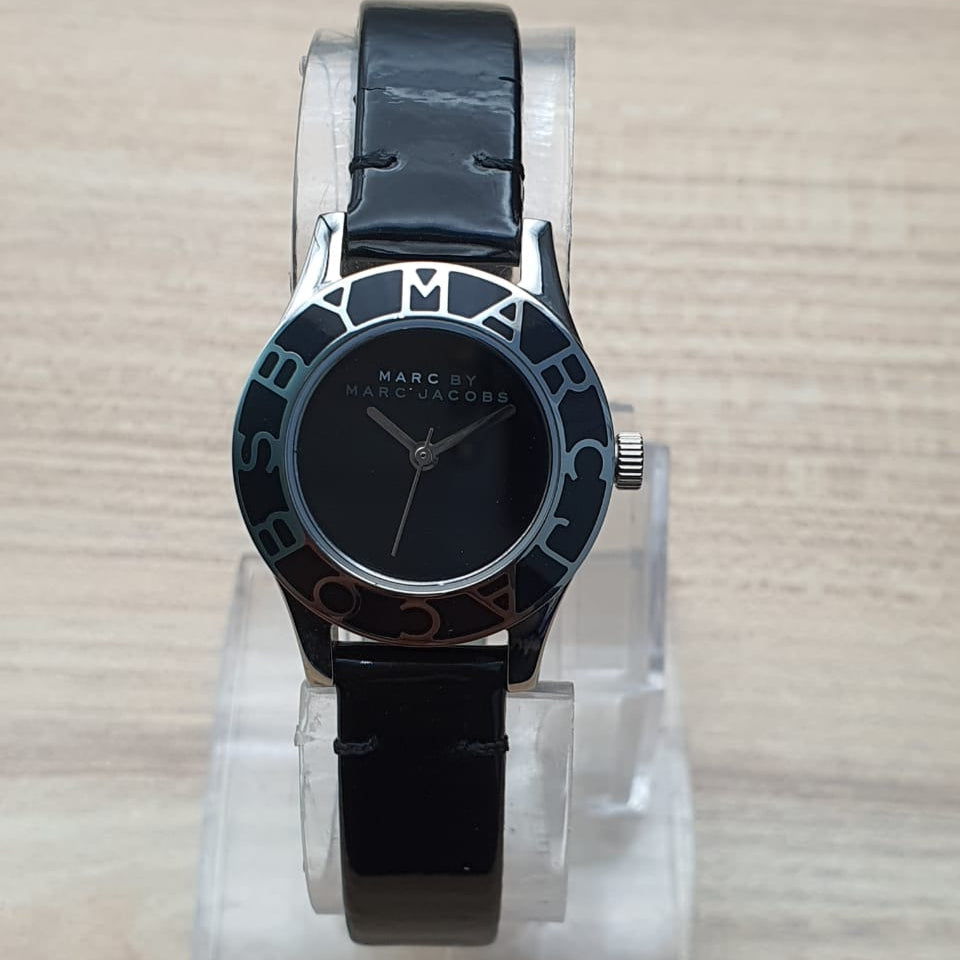  Shop Authentic Marc Jacobs Blade Black Dial Black Leather Strap Watch for Women - MBM1082 - Luxxuri