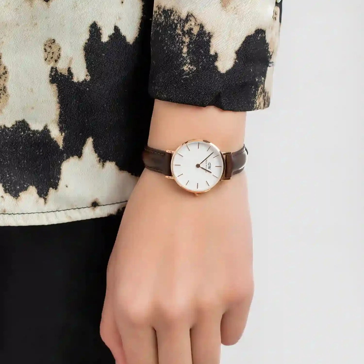  Shop Authentic Daniel Wellington Classic Petite Bristol White Dial Brown Leather Strap Watch For Women - DW00100227 - Luxxuri