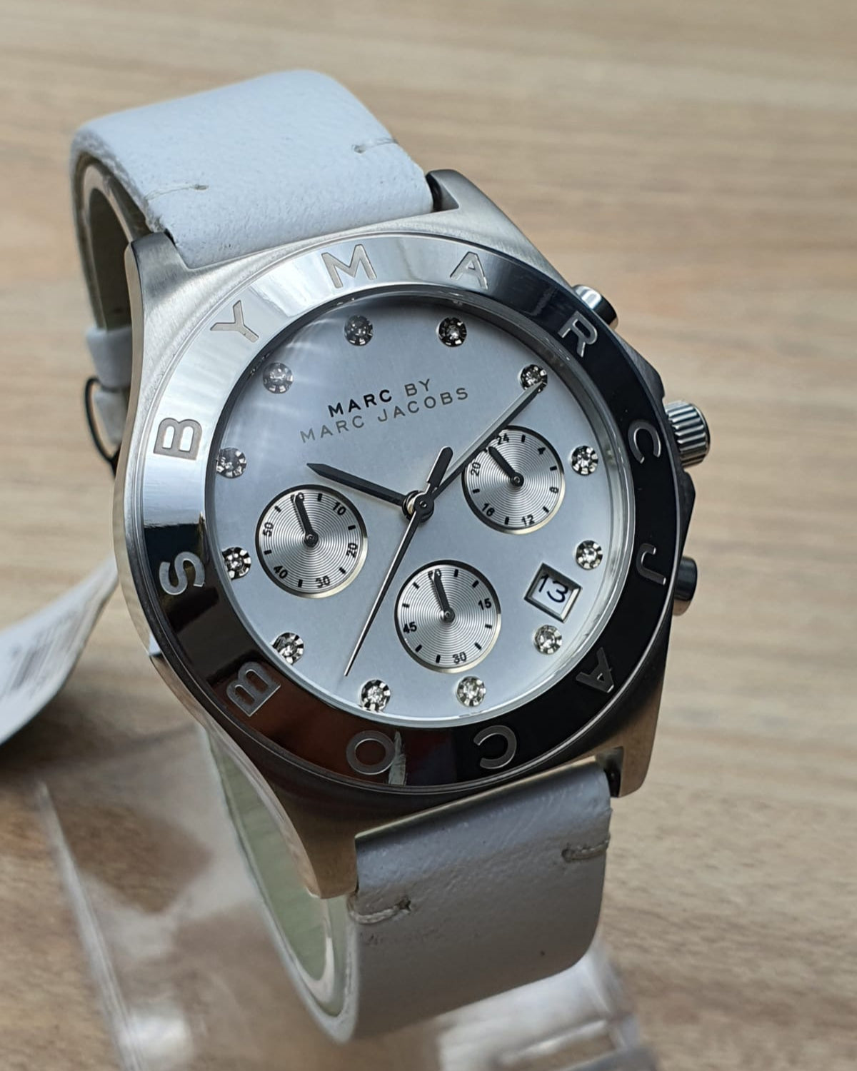  Shop Authentic Marc Jacobs Blade White Dial White Leather Strap Watch for Women - MBM1187 - Luxxuri