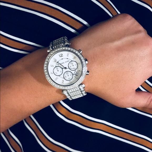  Shop Authentic Michael Kors Parker Mother of Pearl Dial Diamonds Silver Steel Strap Watch for Women - MK5572 - Luxxuri