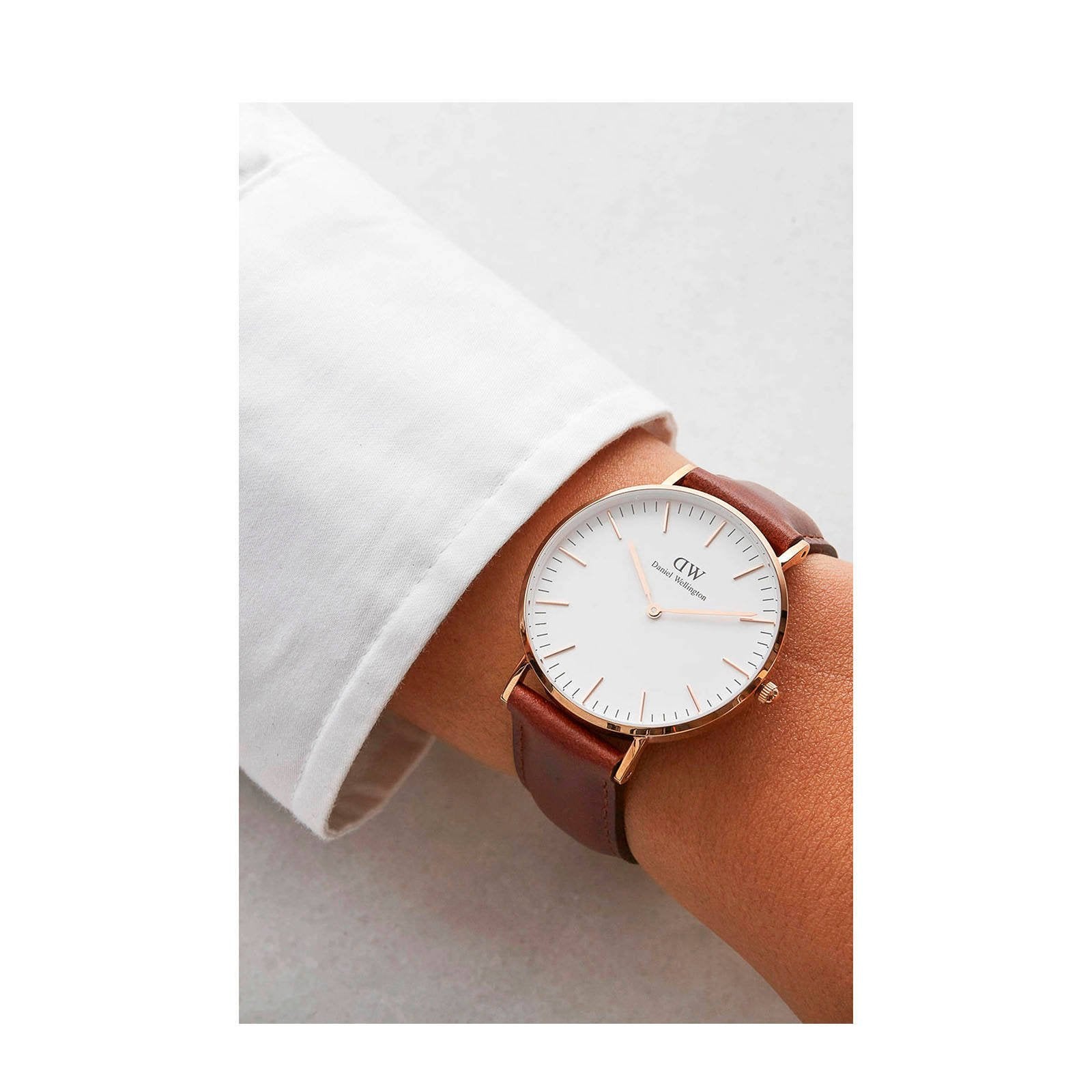  Shop Authentic Daniel Wellington Classic St. Mawes White Dial Brown Leather Strap Watch for Men - DW00100035 - Luxxuri