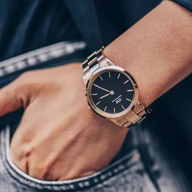  Shop Authentic Daniel Wellington Iconic Link Black Dial Rose Gold Steel Strap Watch for Women - DW00100210 - Luxxuri