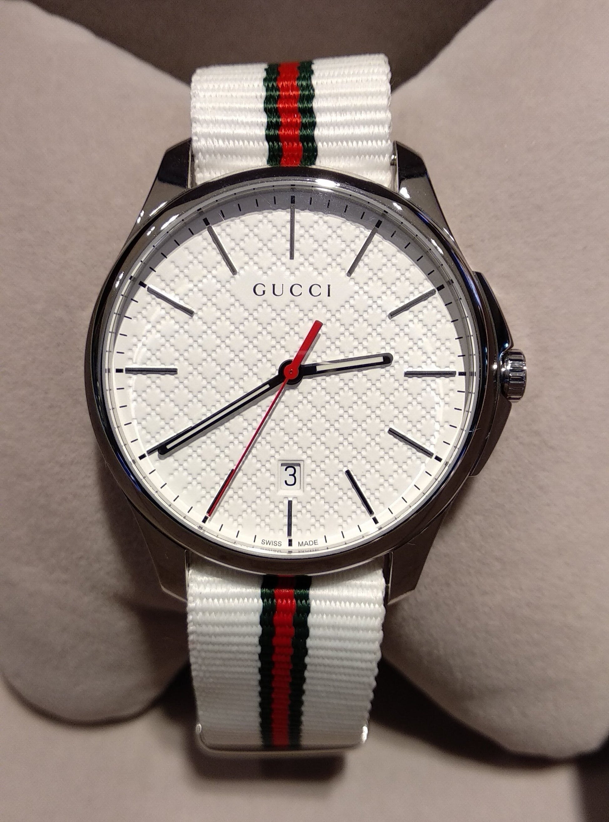  Shop Authentic Gucci G Timeless Quartz White DIal White NATO Strap Watch For Men - YA126322 - Luxxuri