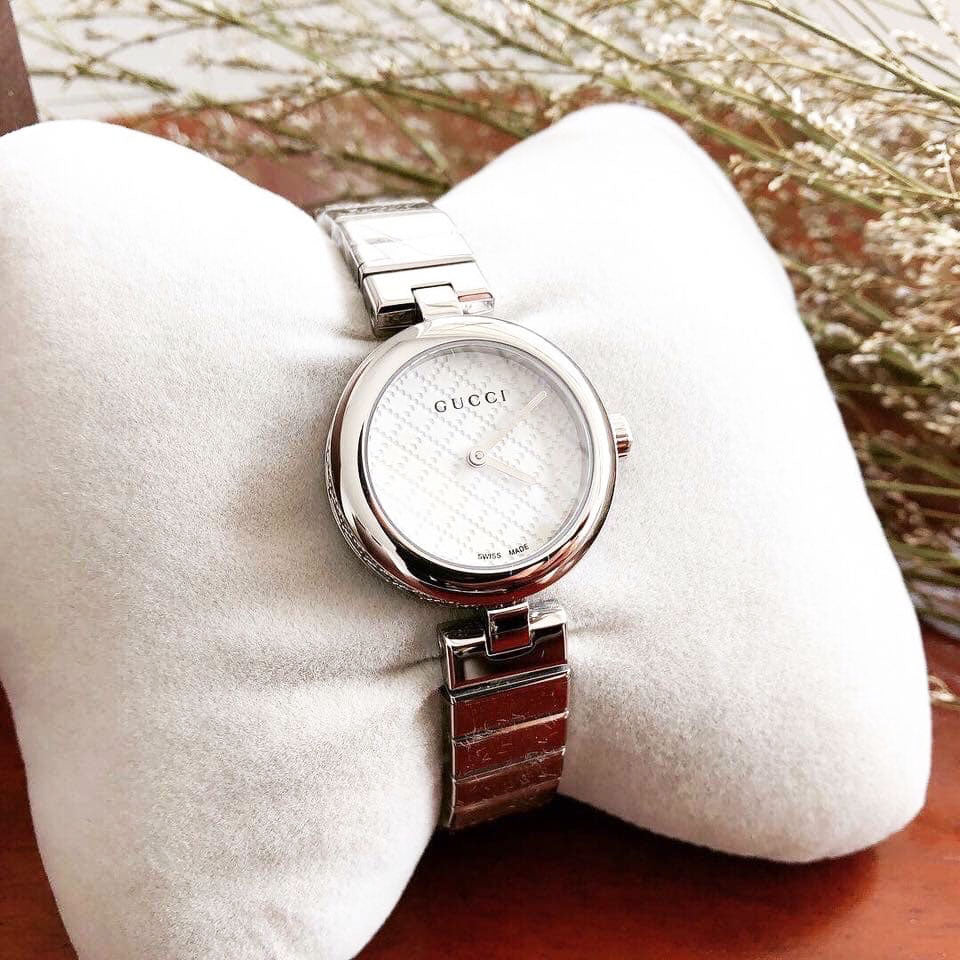  Shop Authentic Gucci Diamantissima Quartz White Dial Silver Steel Strap Watch For Women - YA141402 - Luxxuri