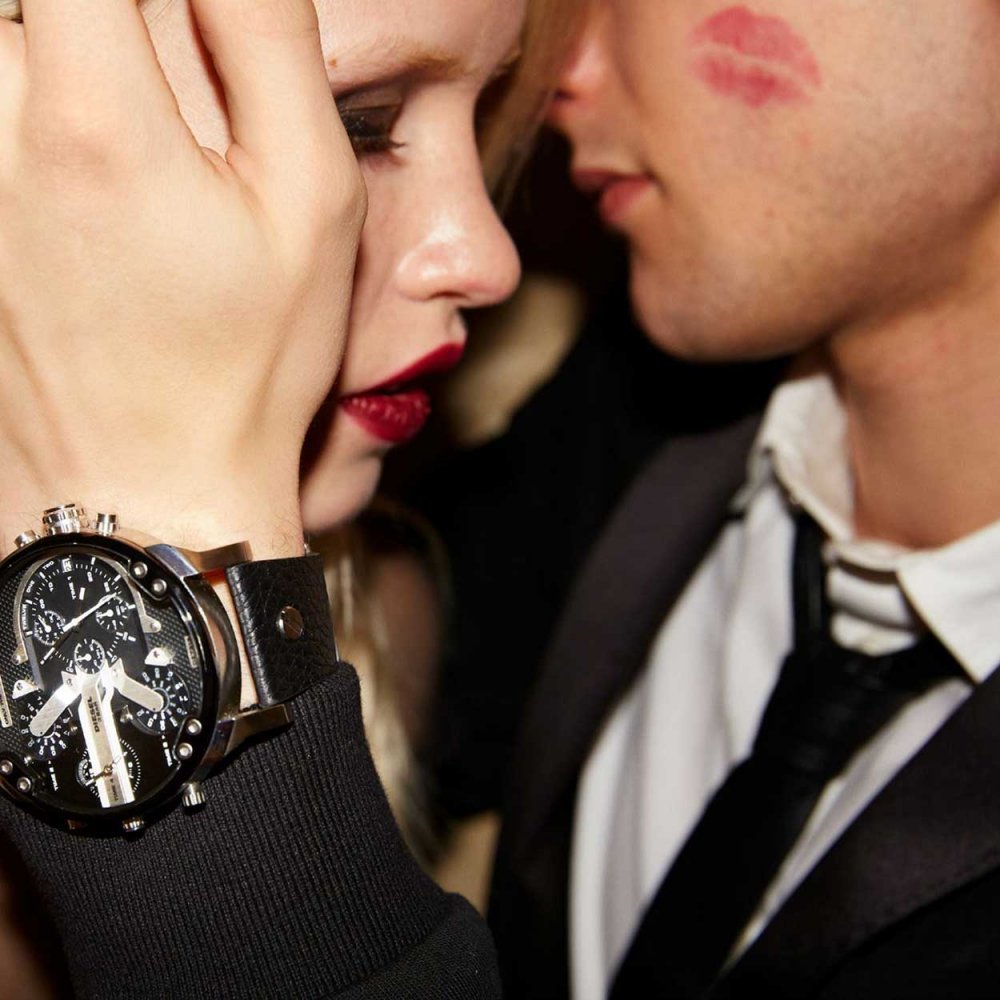  Shop Authentic Diesel Mr Daddy Black Dial Black Leather Strap Watch For Men - DZ7313 - Luxxuri