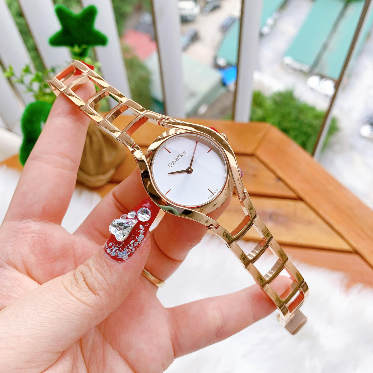  Shop Authentic Calvin Klein Class White Dial Gold Steel Strap Watch for Women - K6R23526 - Luxxuri