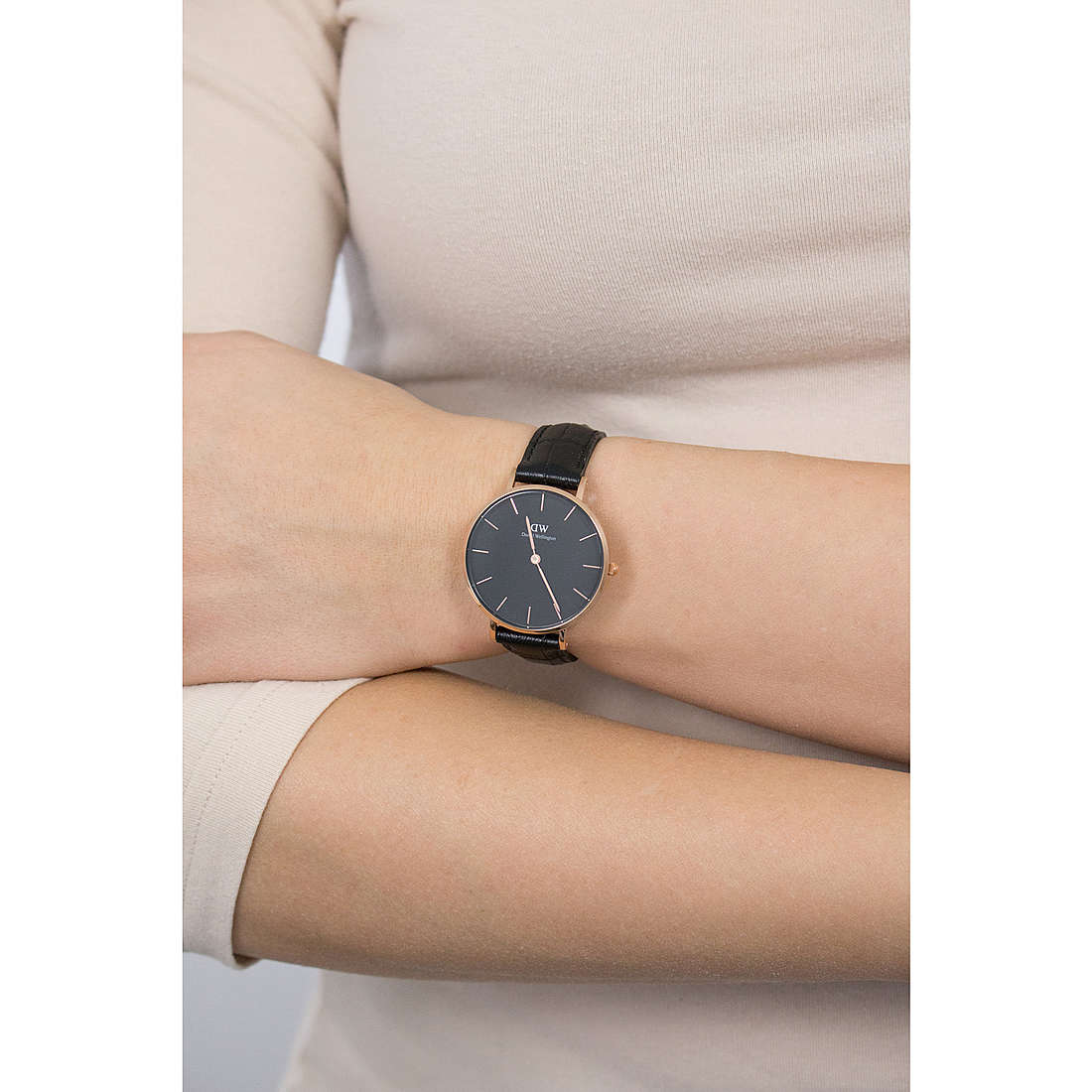  Shop Authentic Daniel Wellington Classic Petite Reading Black Dial Black Leather Strap Watch For Women - DW00100167 - Luxxuri