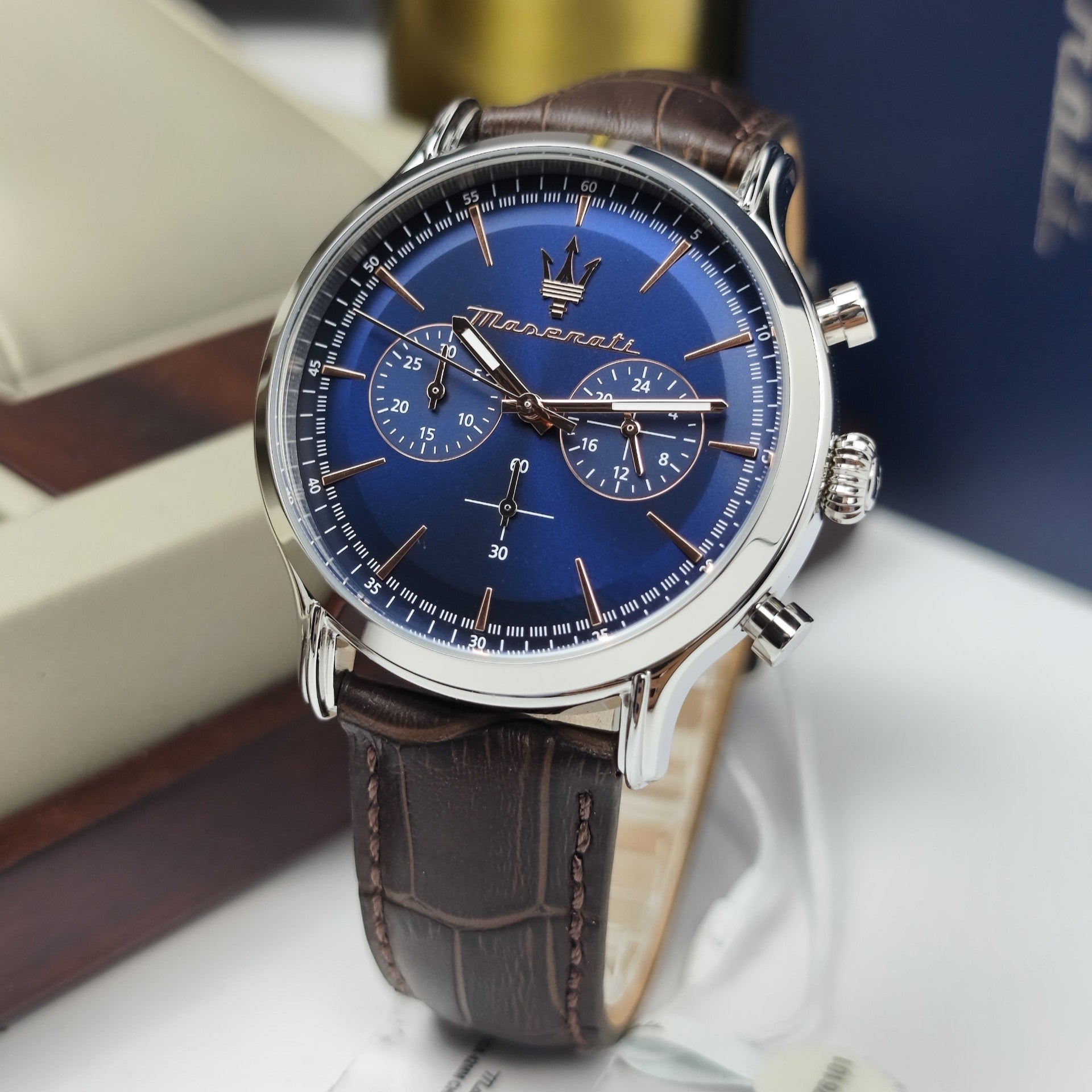  Shop Authentic Maserati Epoca Chronograph Blue Dial Brown Leather Strap Watch For Men - R8871618014 - Luxxuri