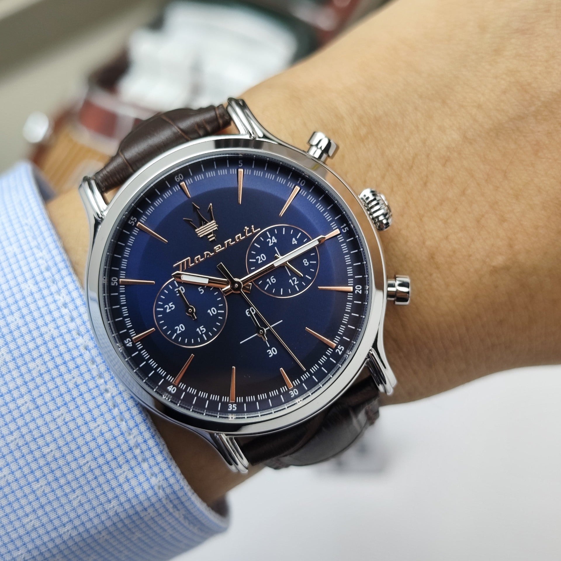  Shop Authentic Maserati Epoca Chronograph Blue Dial Brown Leather Strap Watch For Men - R8871618014 - Luxxuri