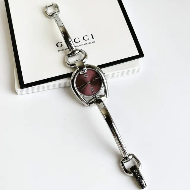  Shop Authentic Gucci Horsebit Quartz Red Dial Silver Steel Strap Watch For Women - YA139502 - Luxxuri