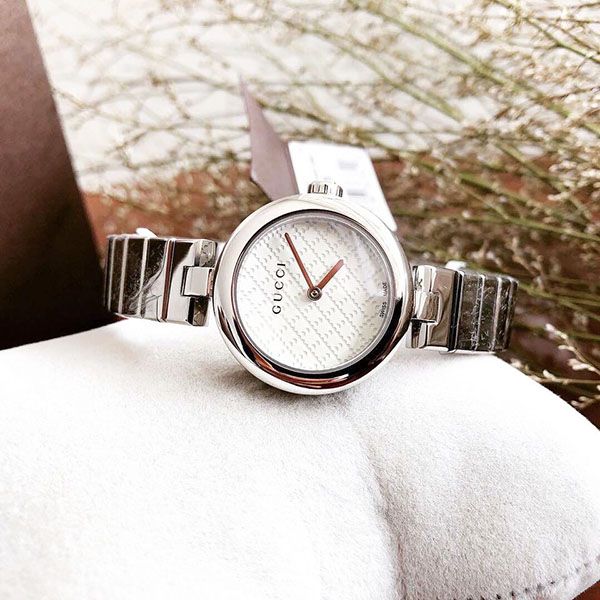  Shop Authentic Gucci Diamantissima Quartz White Dial Silver Steel Strap Watch For Women - YA141402 - Luxxuri