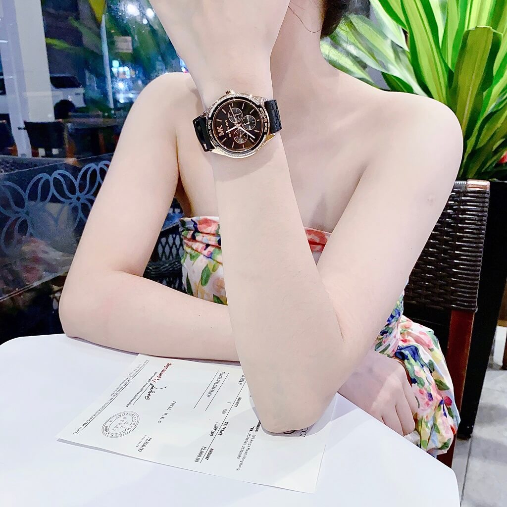  Shop Authentic Michael Kors Jessa Quartz Black Dial Black Silicone Strap Watch For Women - MK7266 - Luxxuri