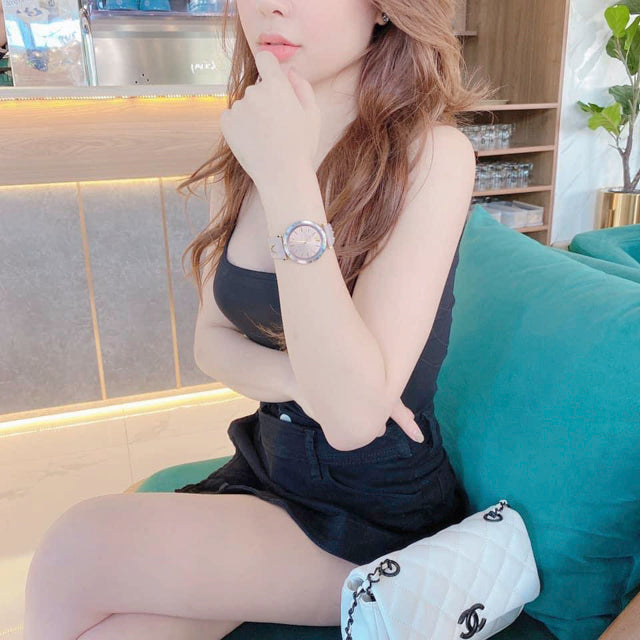  Shop Authentic Versace V-Twist Quartz Purple Dial Purple Leather Strap Watch for Women - VELS00219 - Luxxuri