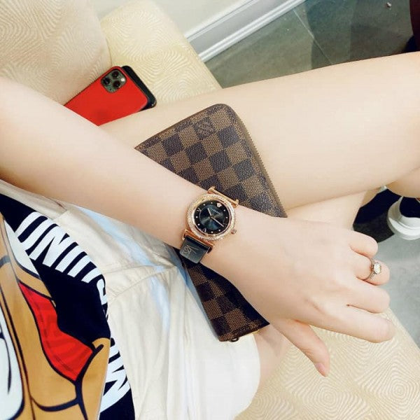  Shop Authentic Versace V-Motif Vintage Logo Black Dial Black Leather Strap Watch for Women - VERE00818 - Luxxuri