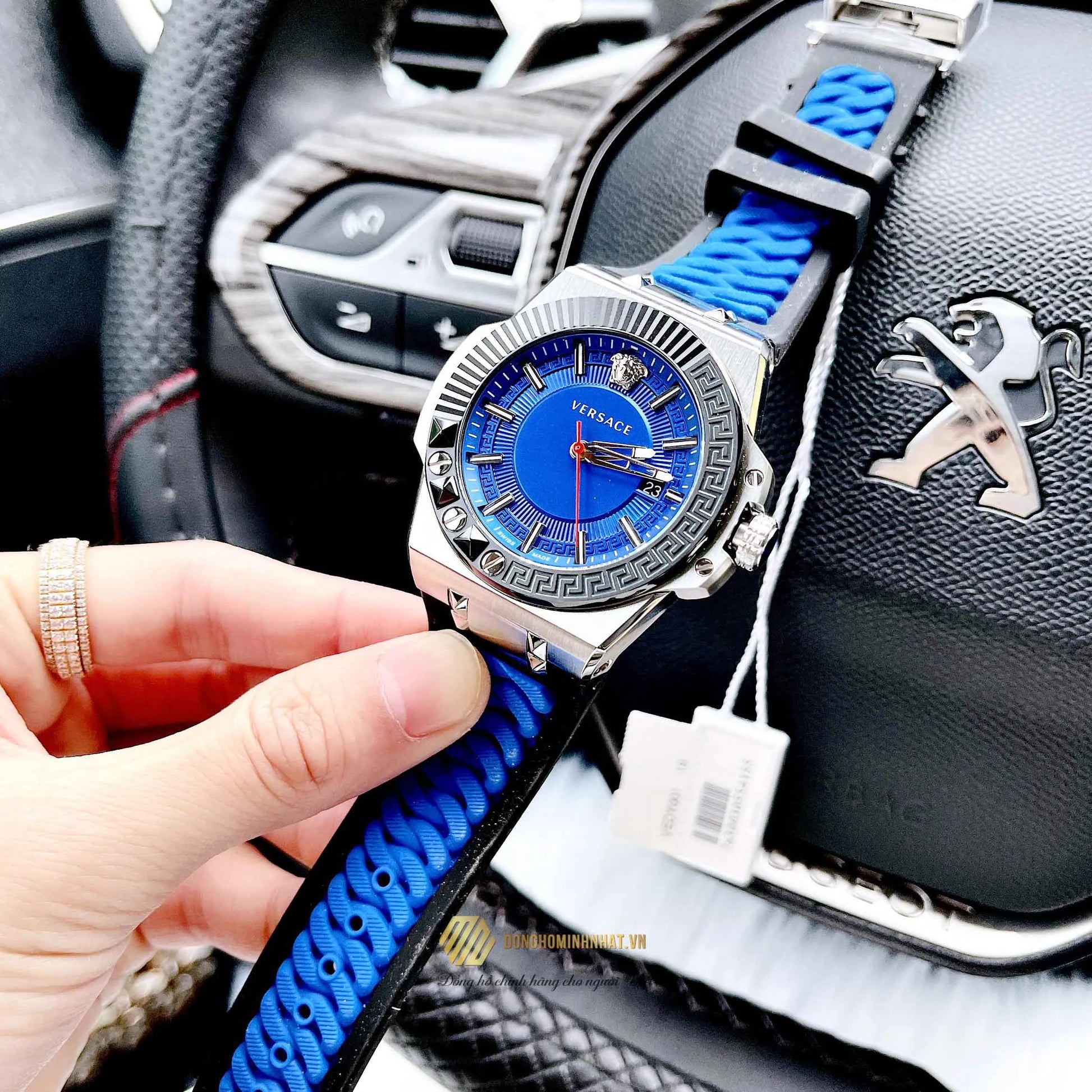  Shop Authentic Versace Chain Reaction Quartz Blue Dial Blue & Black Leather Strap Watch for Men - VEDY00119 - Luxxuri