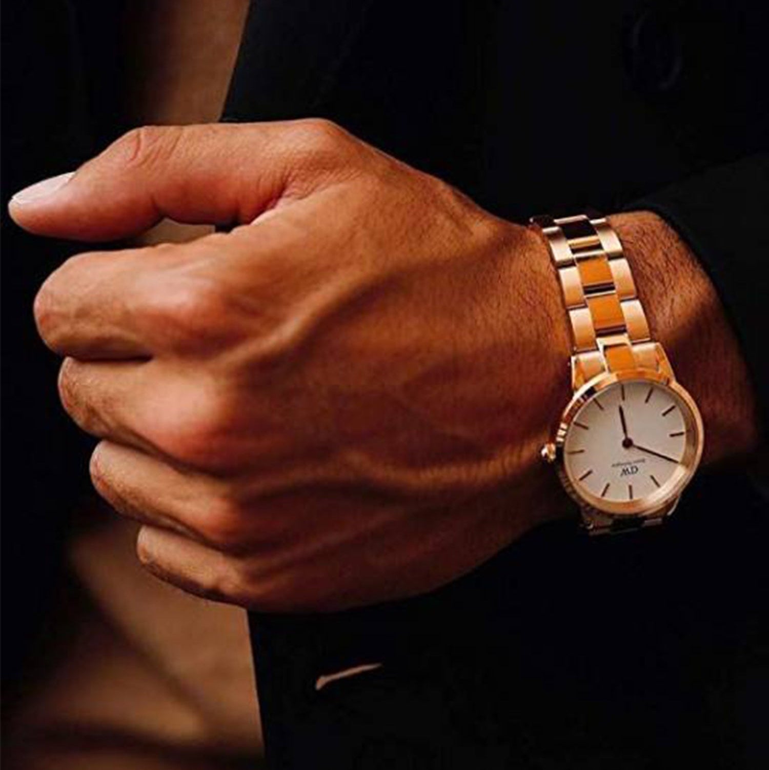  Shop Authentic Daniel Wellington Iconic Link White Dial Rose Gold Steel Strap Watch For Women - DW00100209 - Luxxuri