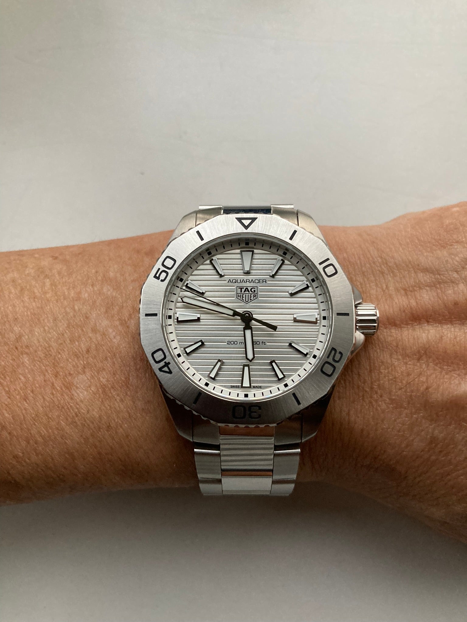  Shop Authentic Tag Heuer Aquaracer Professional 200 Quartz Silver Dial Silver Steel Strap Watch for Men - WBP1111.BA0627 - Luxxuri