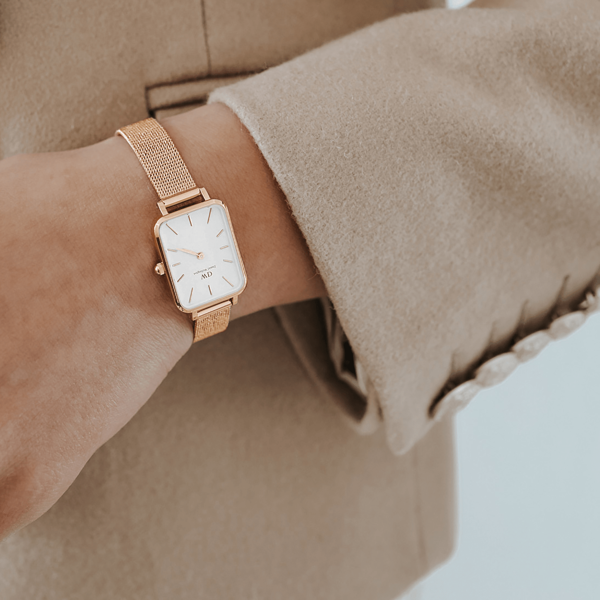  Shop Authentic Daniel Wellington Quadro Pressed Melrose White Dial Rose Gold Mesh Strap Watch For Women - DW00100465 - Luxxuri