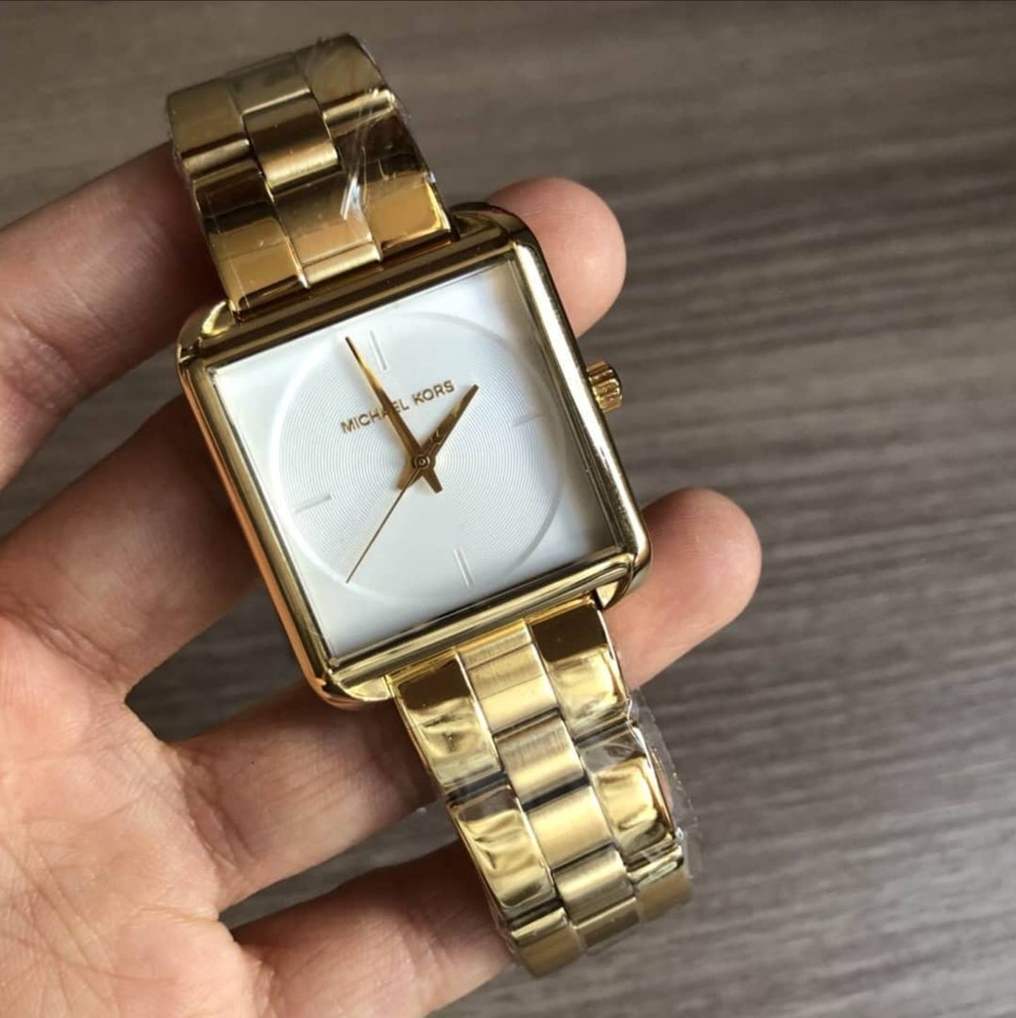  Shop Authentic Michael Kors Lake Quartz White Dial Gold Steel Strap Watch For Women - MK3644 - Luxxuri