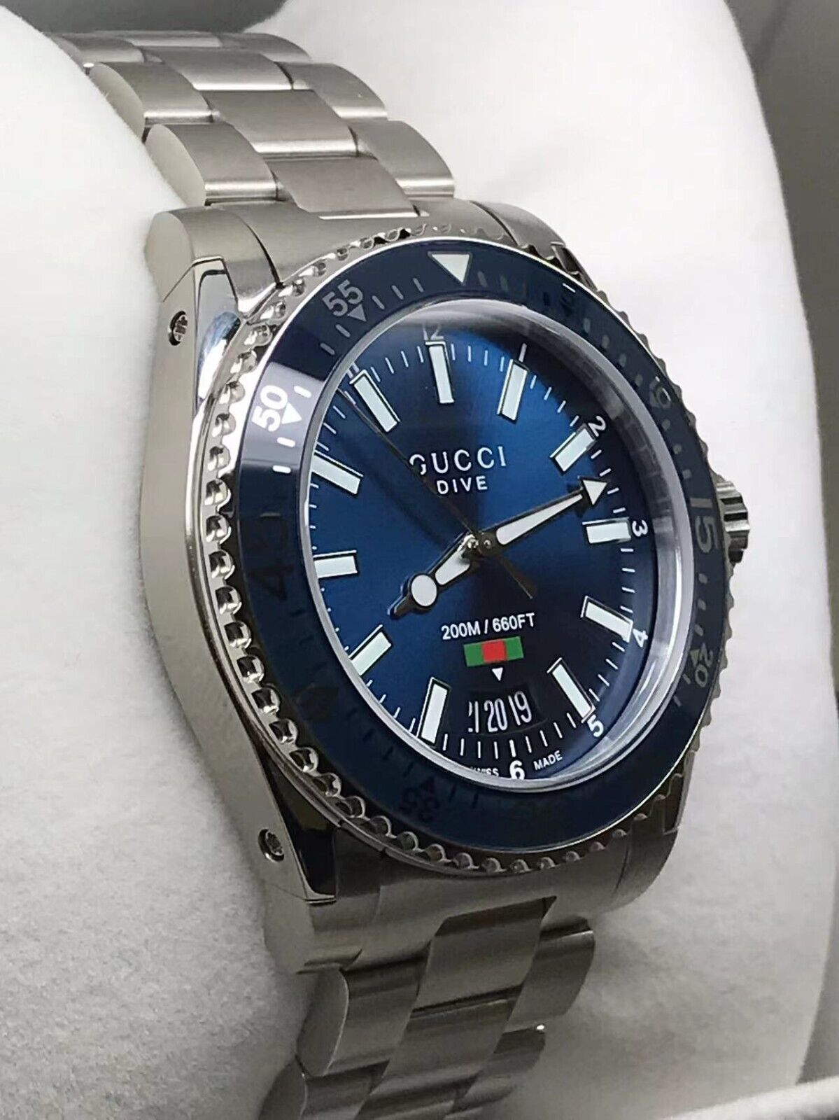  Shop Authentic Gucci Dive Quartz Blue Dial Silver Steel Strap Watch For Men - YA136311 - Luxxuri