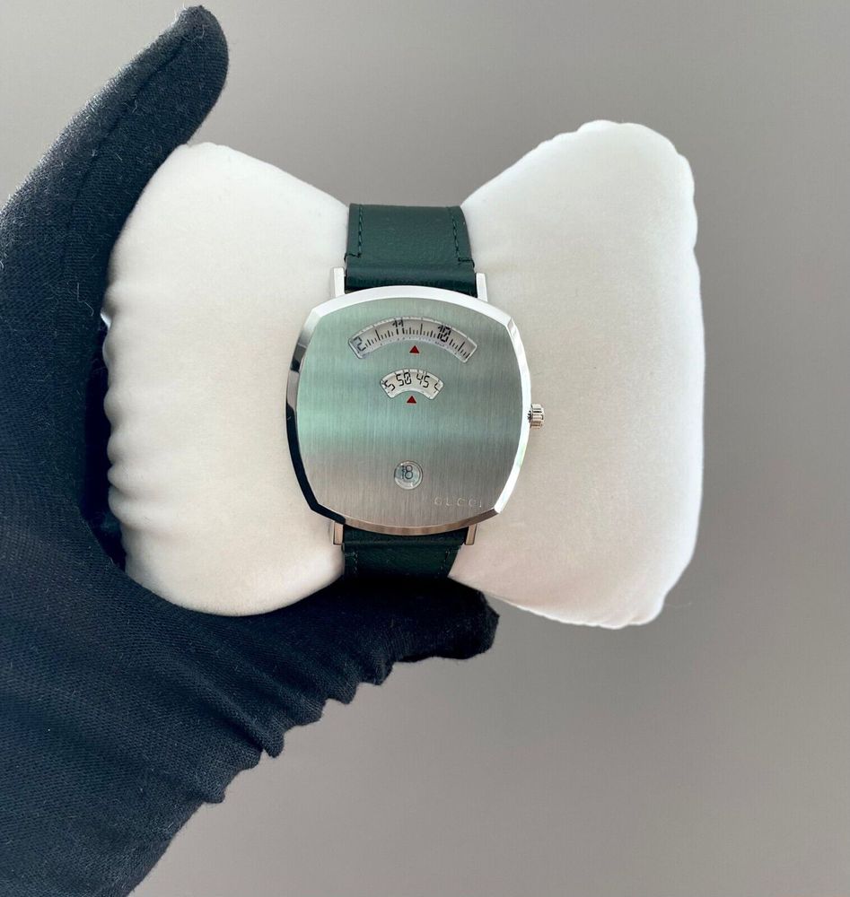  Shop Authentic Gucci Grip Silver Dial Green Leather Strap Unisex Watch - YA157412 - Luxxuri
